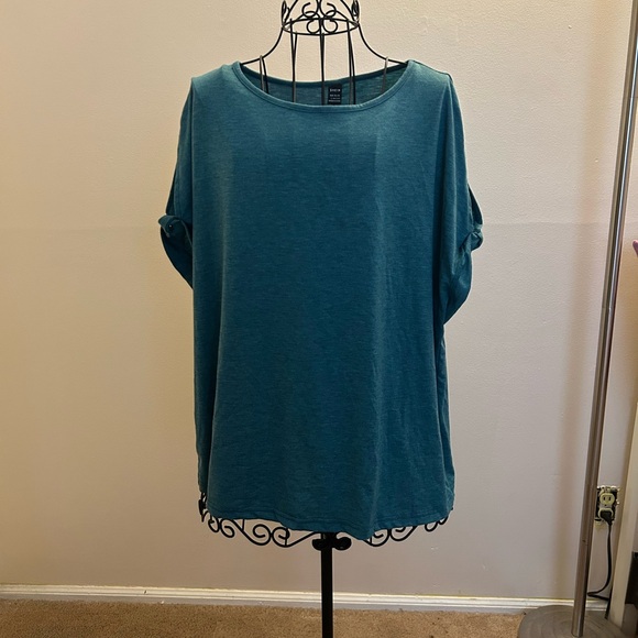 SHEIN Tops - SHEIN Teal Short Sleeve Top